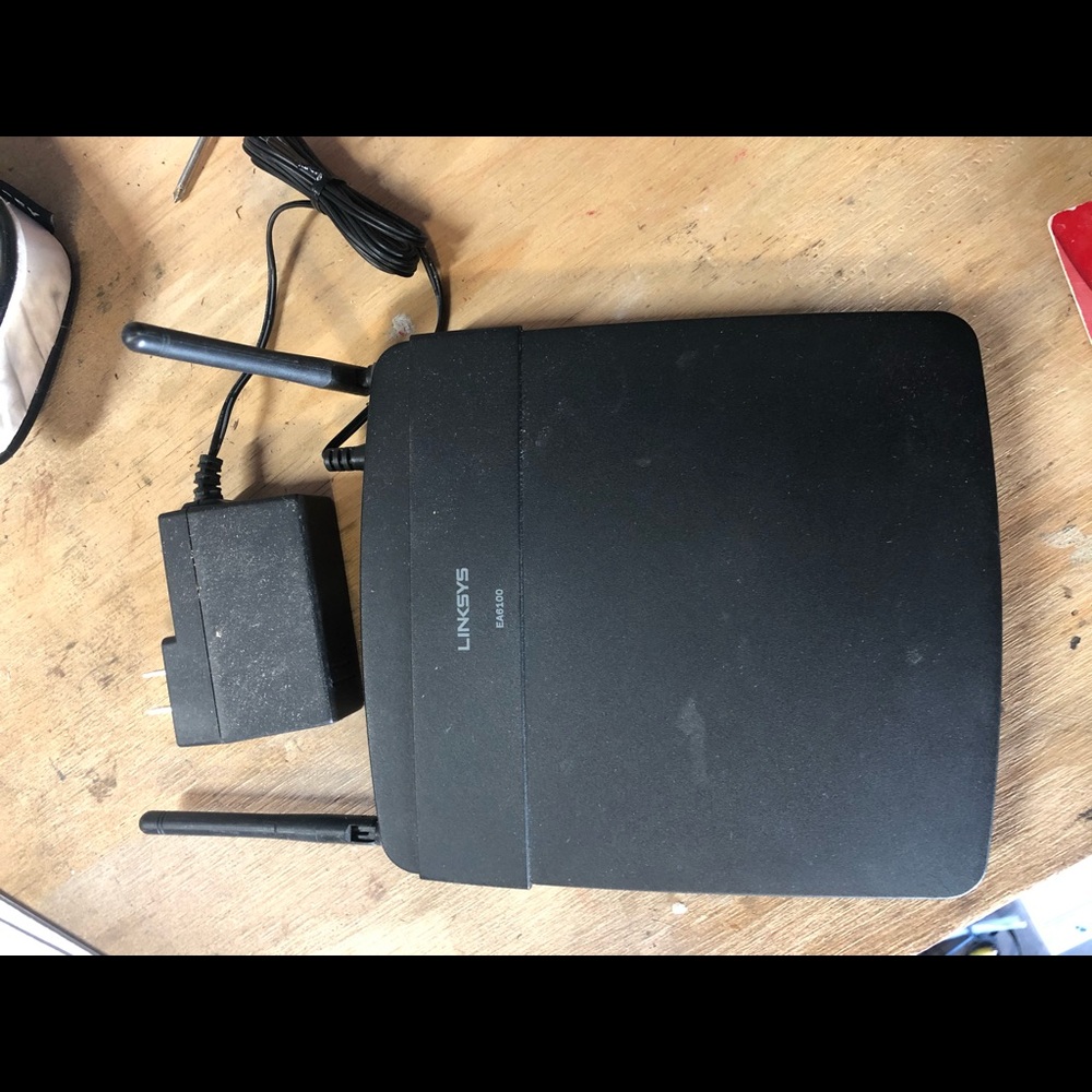 Linksys EA6100 AC1200 WiFi Wirless DualBand Router